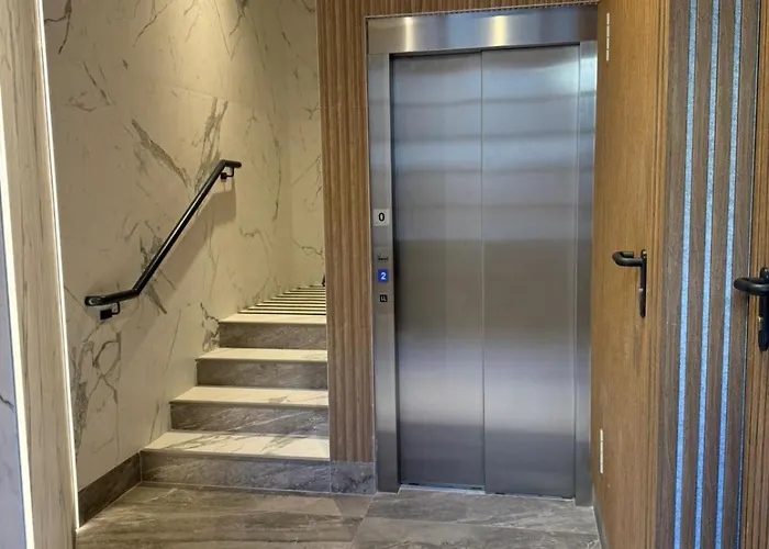 De Manuel Apartament